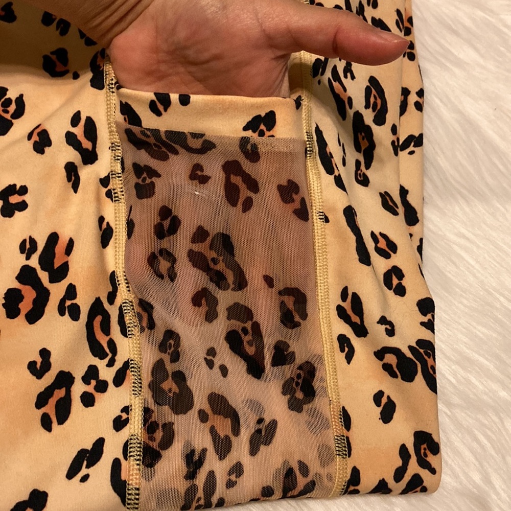 NWOT! Fabletics PowerHold animal print leggings - Picture 4 of 8